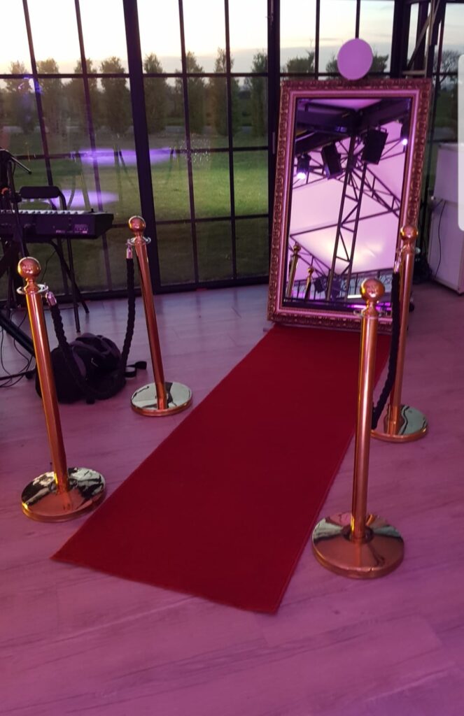 selfie mirror hire